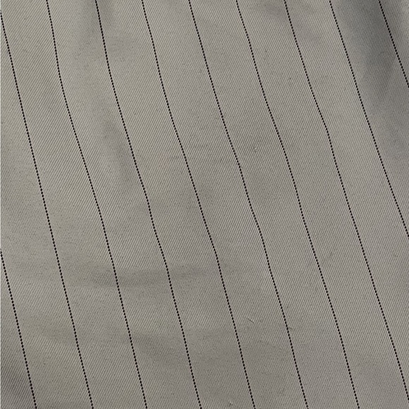 Callaway Men's Light Gray Pinstriped Shorts Size 36 - Picture 6 of 6